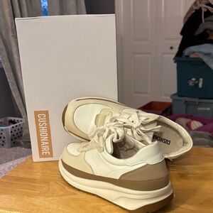 Cushionaire Women's Cream and Tan Sneakers